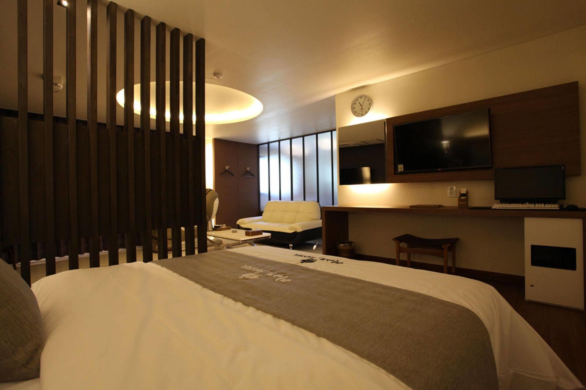 Drive In Hotel Tiamo Pocheon-si Exterior foto
