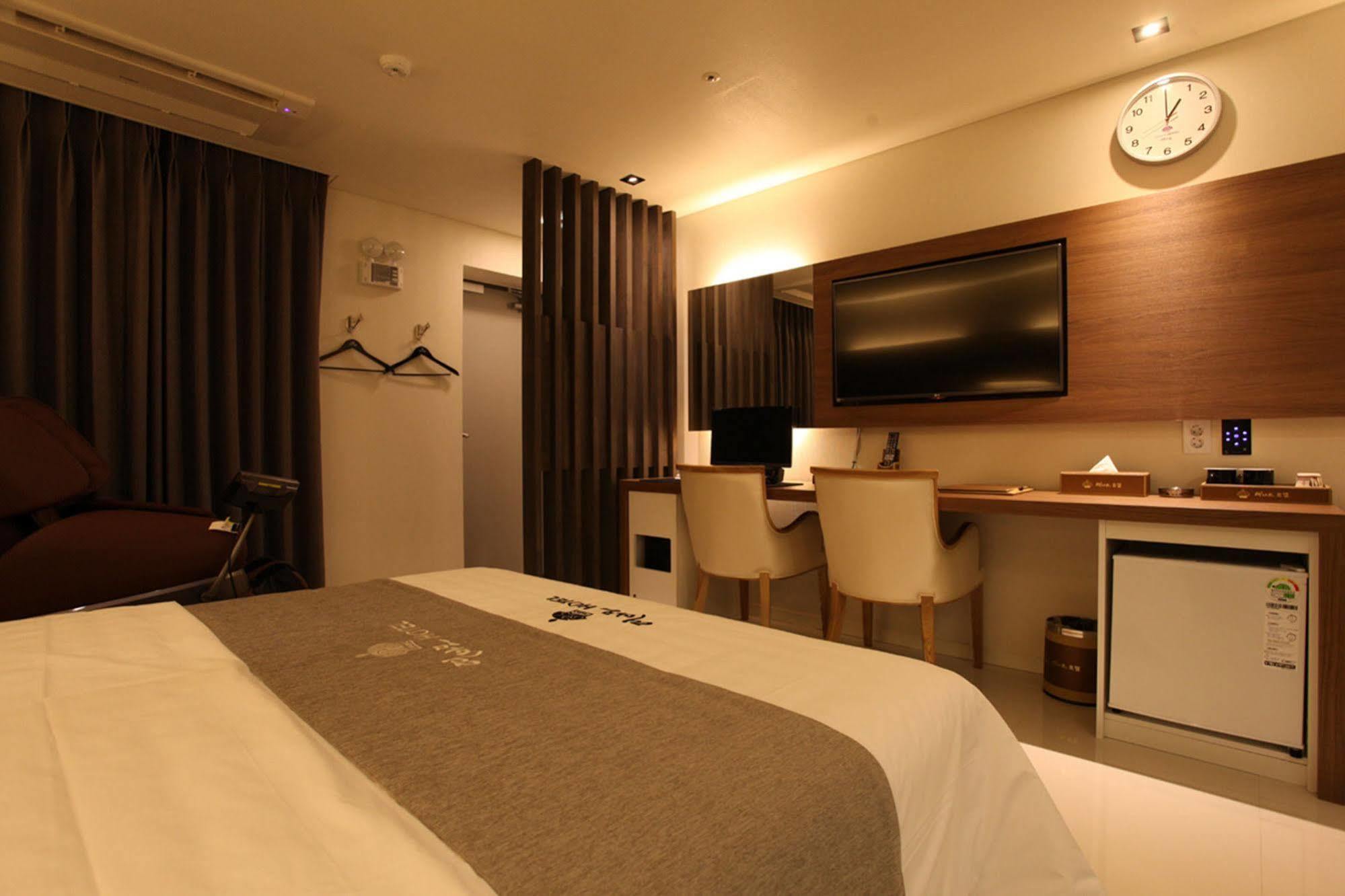 Drive In Hotel Tiamo Pocheon-si Exterior foto