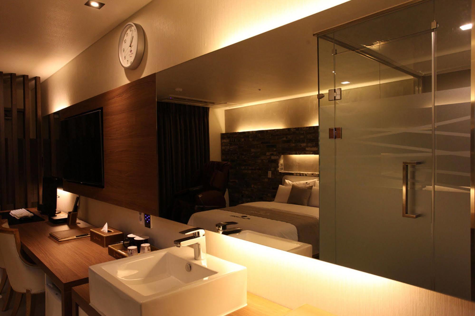 Drive In Hotel Tiamo Pocheon-si Exterior foto