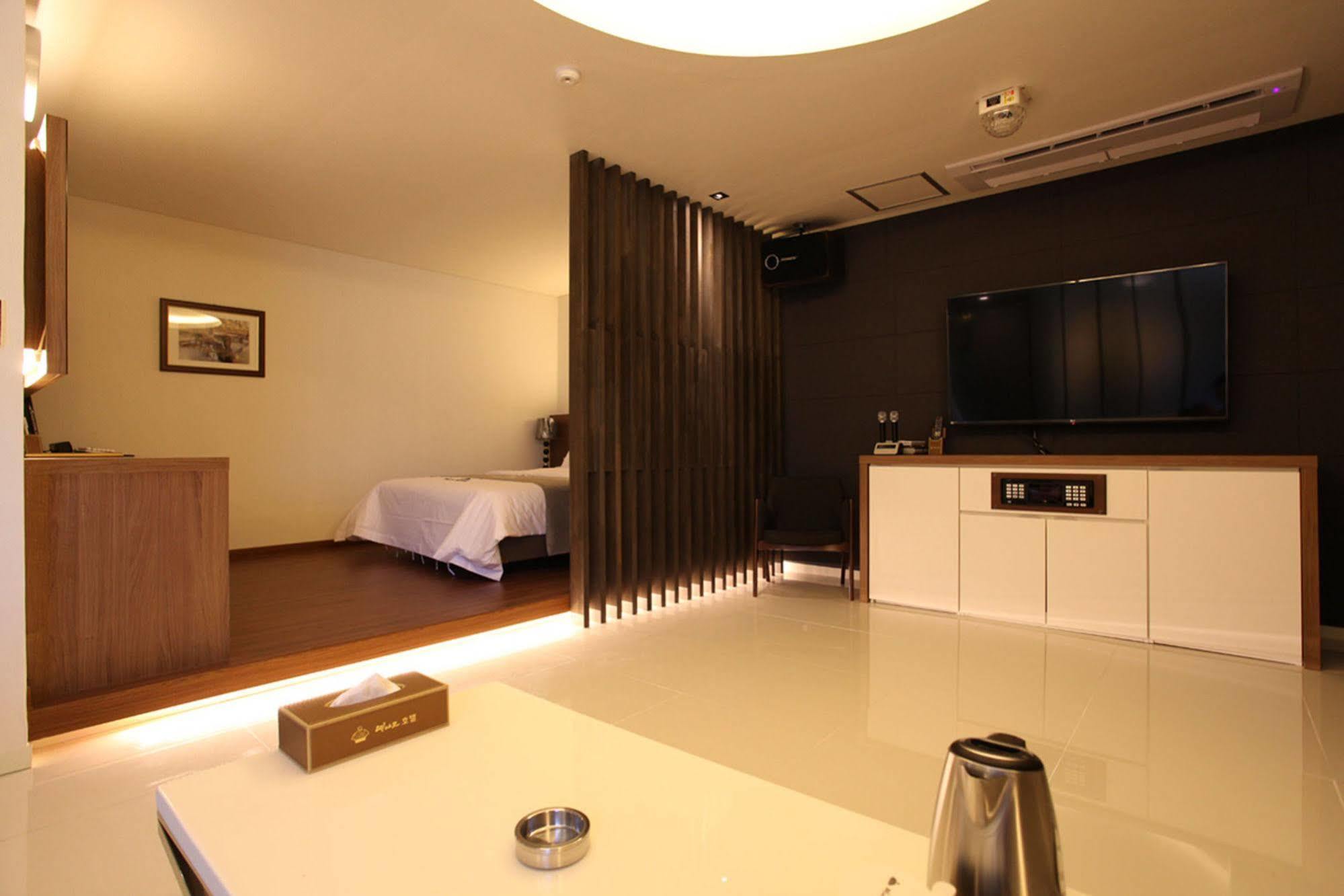 Drive In Hotel Tiamo Pocheon-si Exterior foto