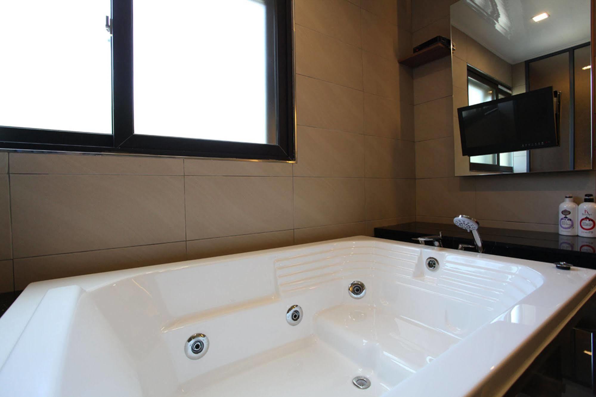 Drive In Hotel Tiamo Pocheon-si Exterior foto